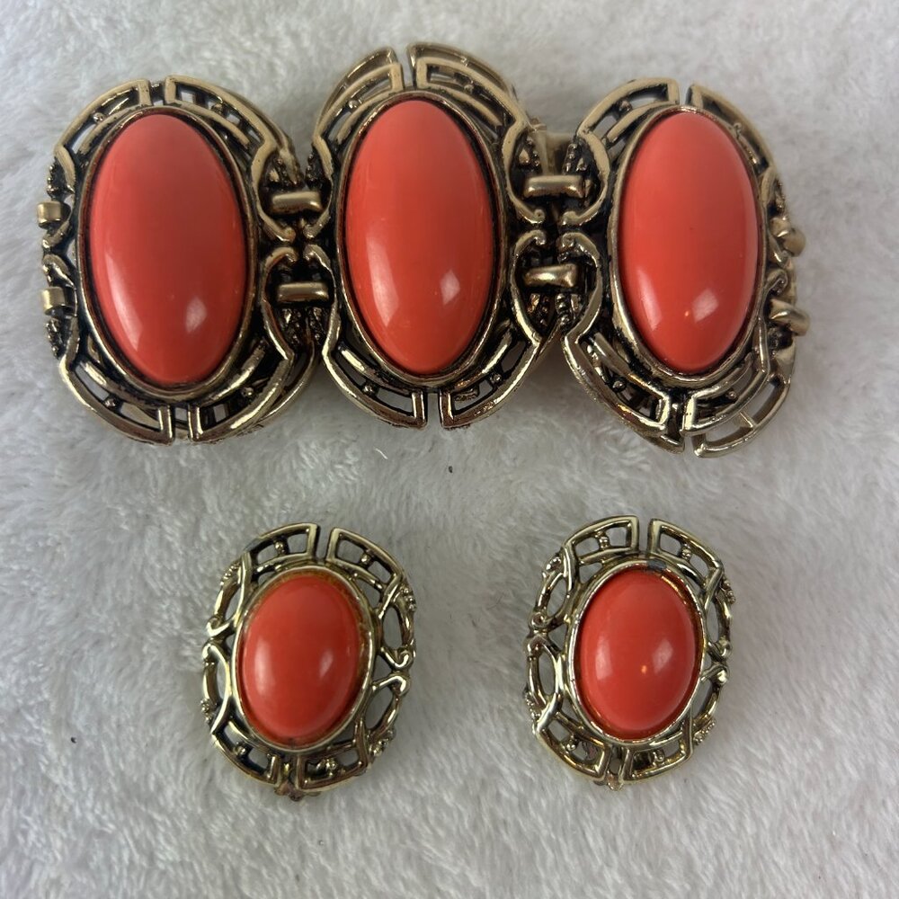 Antique Gold Tone Faux Coral Orange Bracelet and Clip on Cluster Earring set